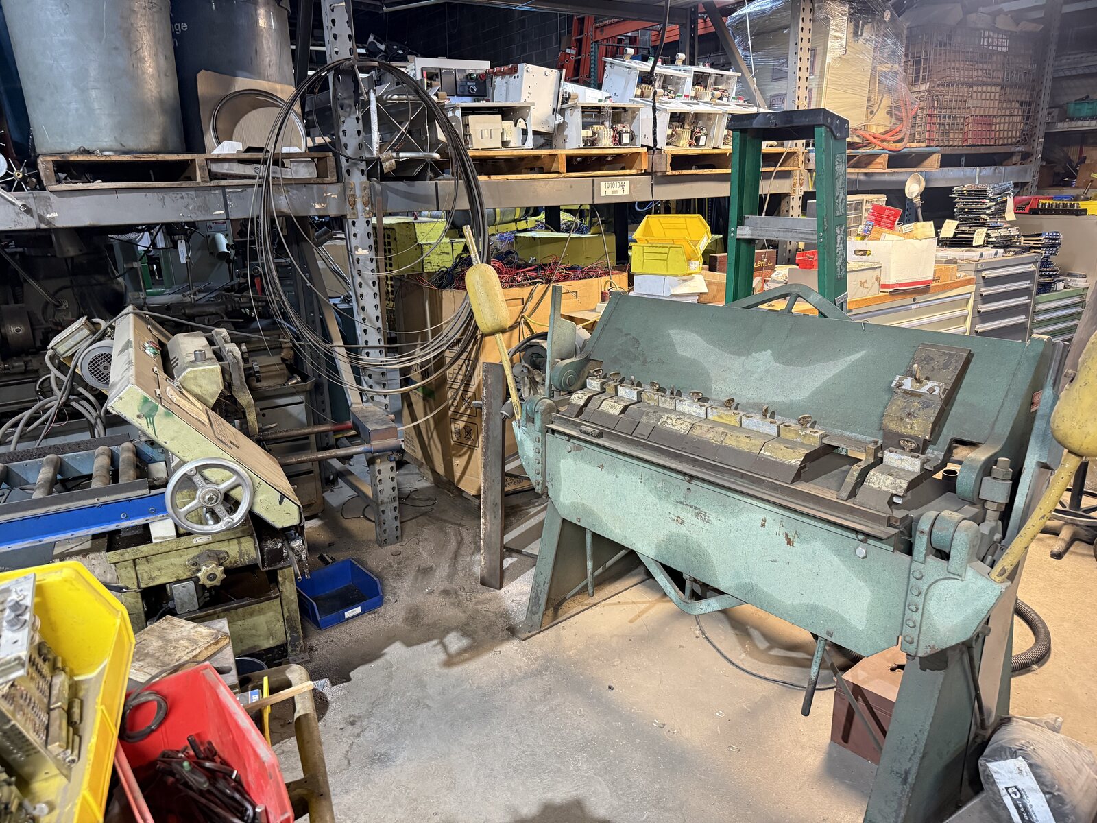 The sheet metal brake